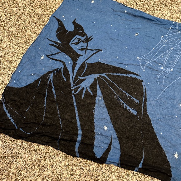 Disney Park Maleficent & Dragon Scarf - Picture 3 of 3